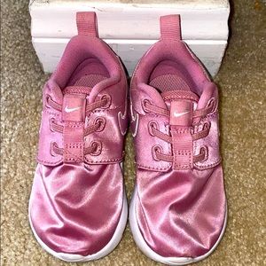 Toddler Nike Roshe running shoes